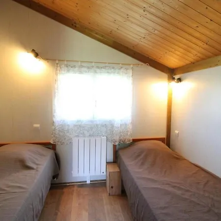 Holiday home Charmant Chalet Avec Jardin Et Terrasse, Proche Randonnees, Ski Et Attractions Touristiques - Fr-1-742-540